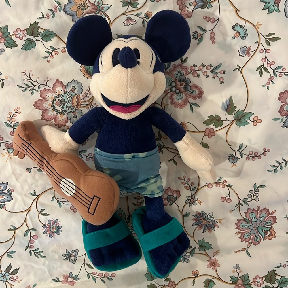 RARE NEW TAG AULANI DISNEY COLORFUL MICKEY MOUSE UKULELE HAWAII SHORTS 11” PLUSH - Picture 1 of 3